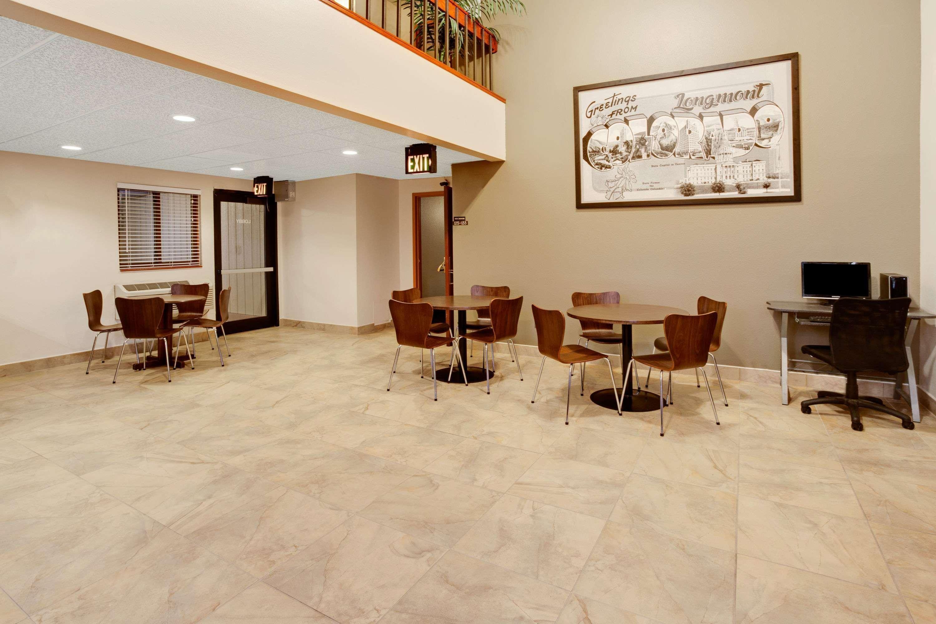 Super 8 By Wyndham Longmont/Del Camino Hotel Екстериор снимка