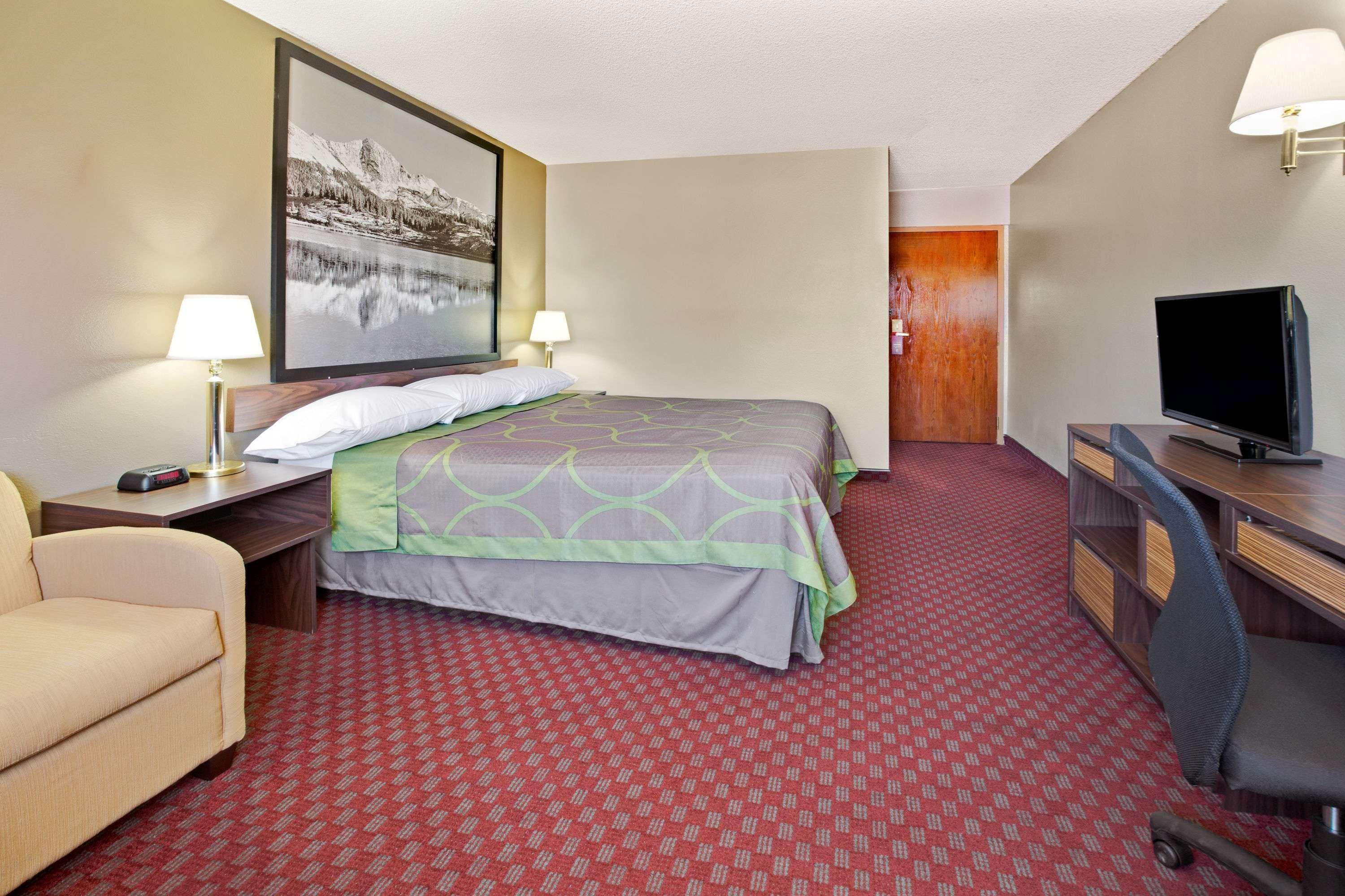 Super 8 By Wyndham Longmont/Del Camino Hotel Екстериор снимка