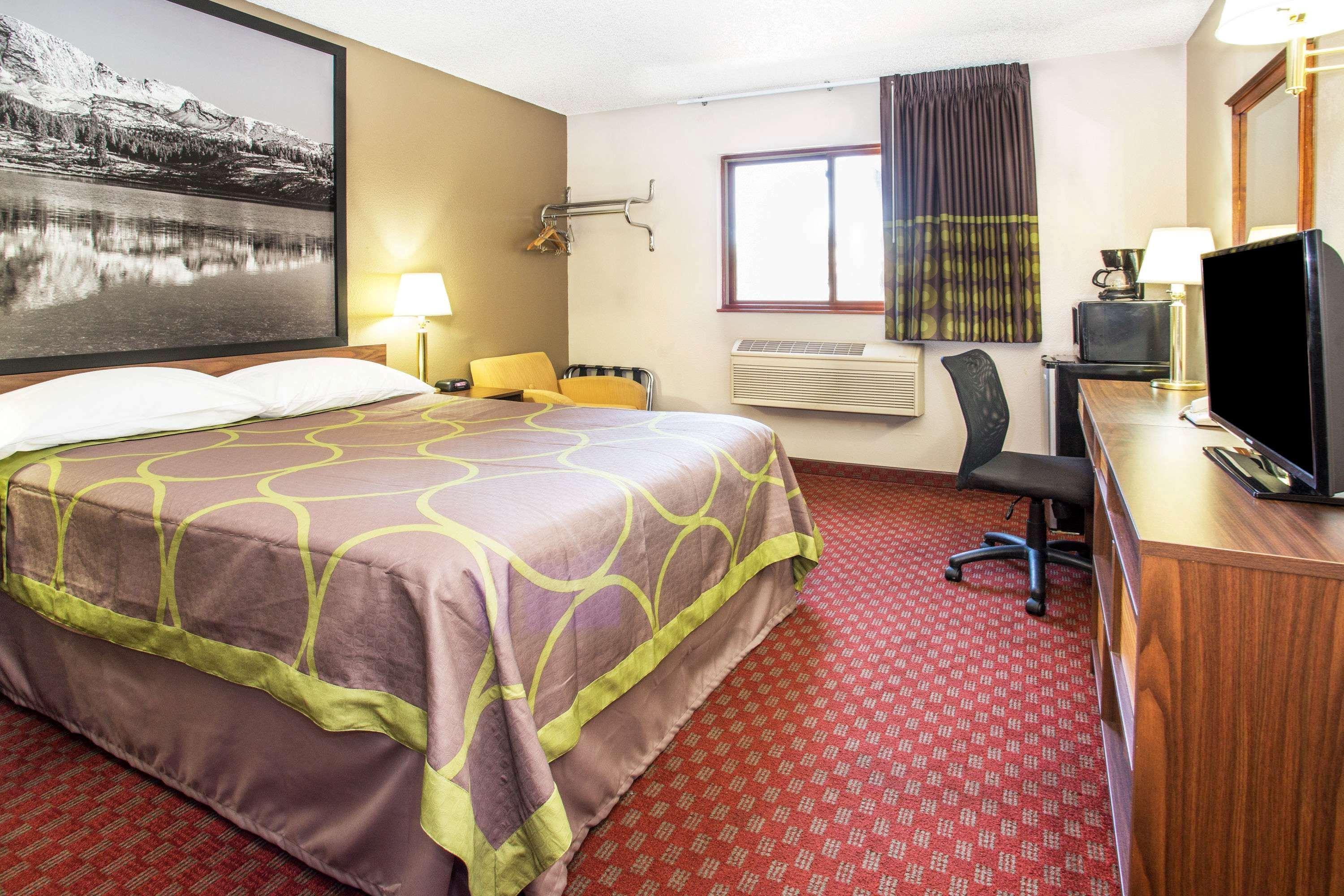 Super 8 By Wyndham Longmont/Del Camino Hotel Екстериор снимка
