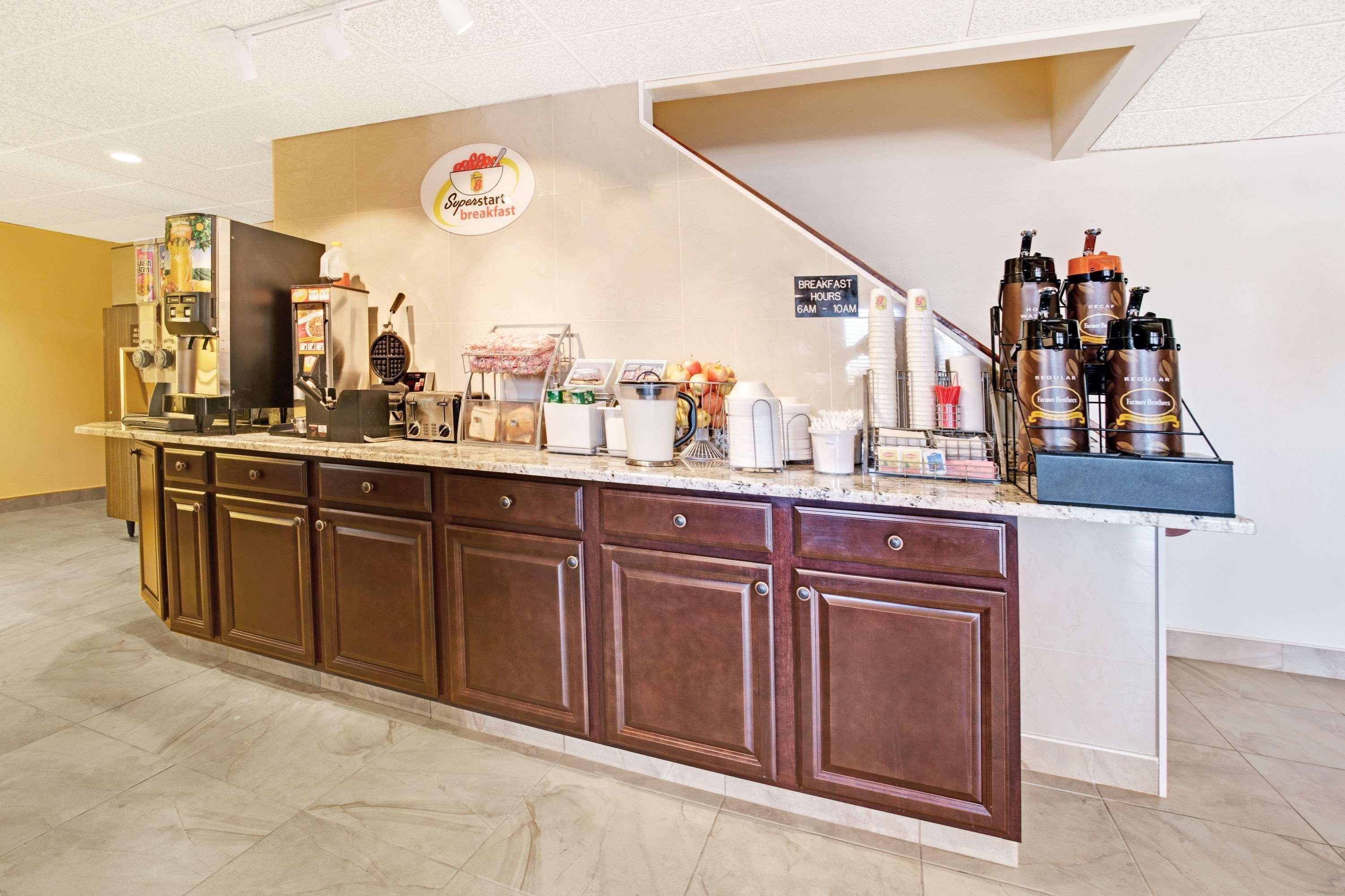Super 8 By Wyndham Longmont/Del Camino Hotel Екстериор снимка
