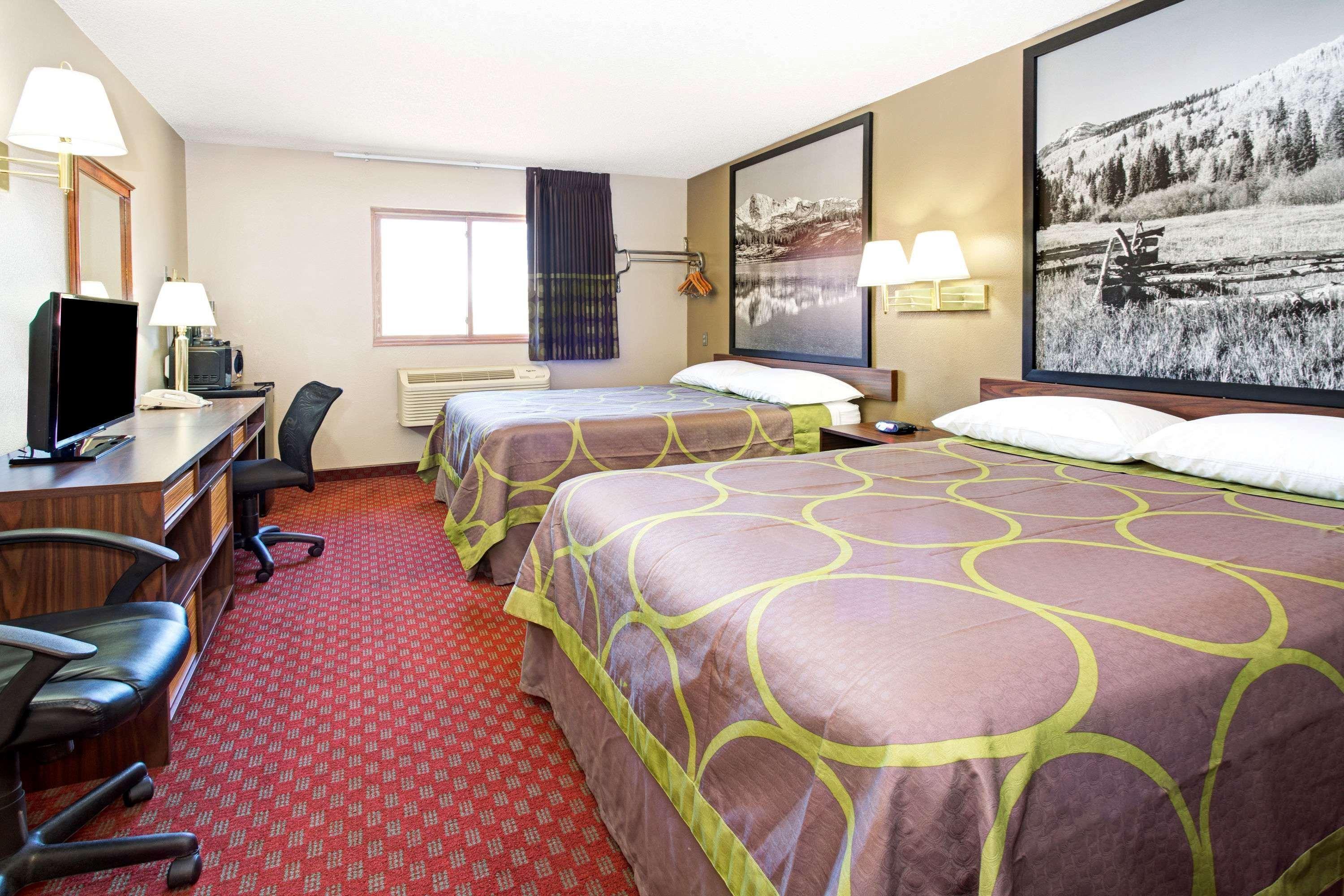 Super 8 By Wyndham Longmont/Del Camino Hotel Екстериор снимка