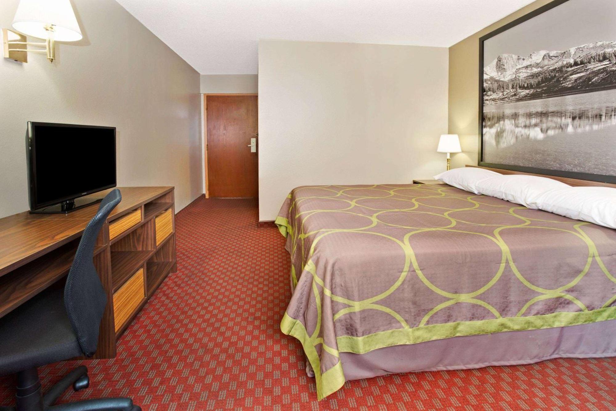 Super 8 By Wyndham Longmont/Del Camino Hotel Екстериор снимка